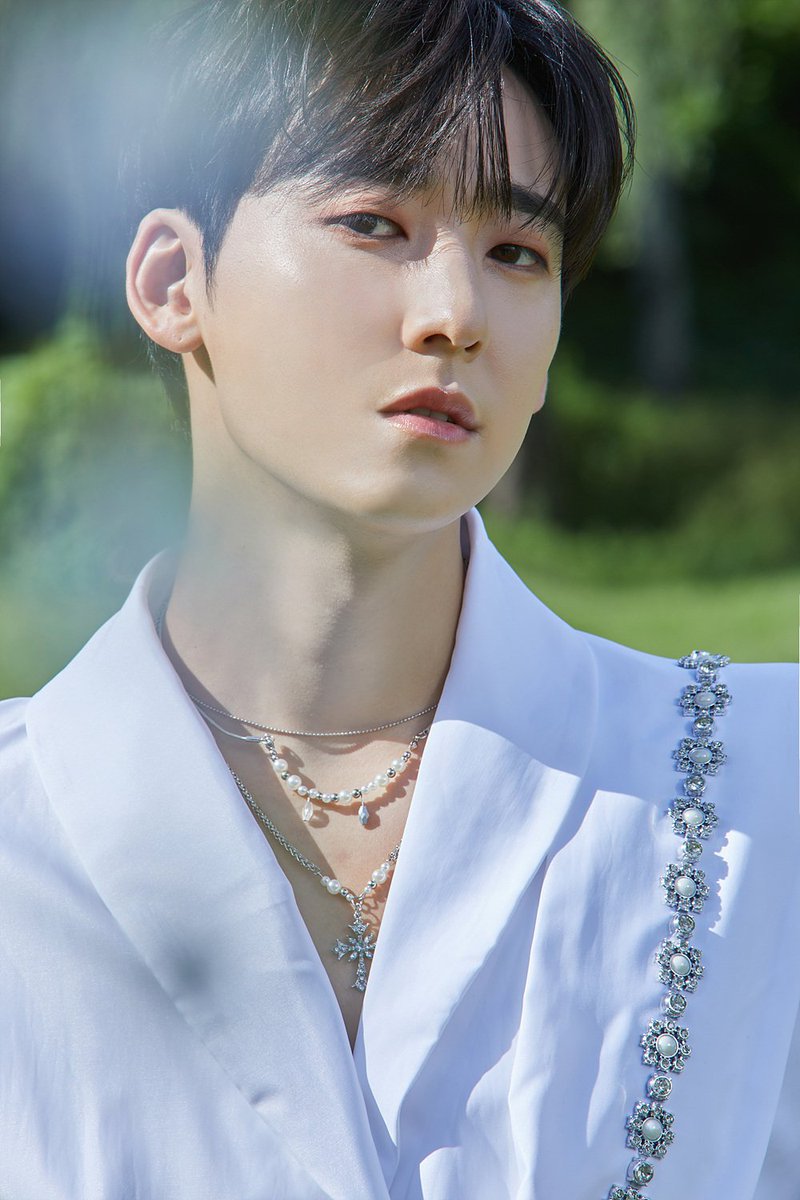 ux1_official's tweet photo. UX1 1st Single 'HALO' 

Concept photo

2025.11.26 KST

#UX1 #HALO #KEVIN https://t.co/SGrNCBBvwi