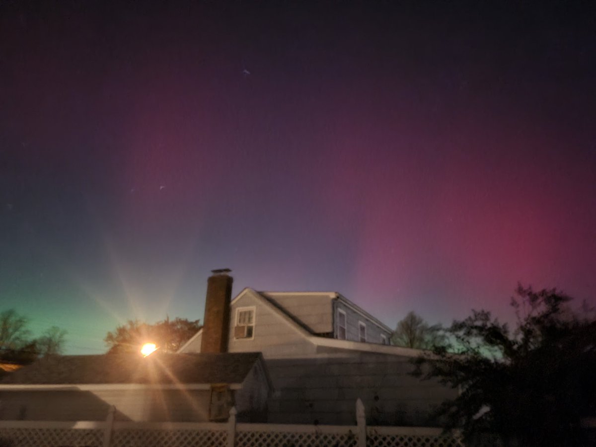 aussie4444's tweet photo. Northern Lights in NJ! #Aurora 
Manasquan, NJ https://t.co/jEecma9iqU