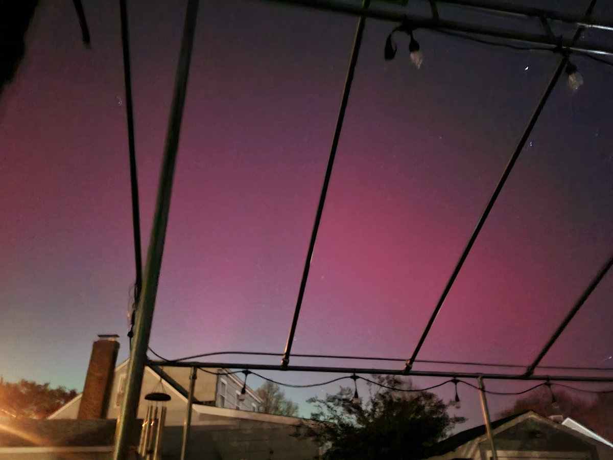 aussie4444's tweet photo. Northern Lights in NJ! #Aurora 
Manasquan, NJ https://t.co/jEecma9iqU
