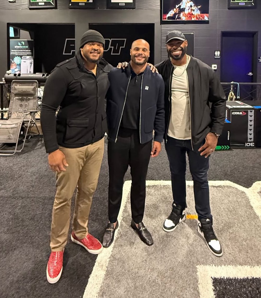 #Cowboys Dak Prescott and his former edge protectors—La’el Collins, &amp; Tyron Smith

(📸: <a href="/70LaelCollins/">SeVeN OnE</a> on IG)