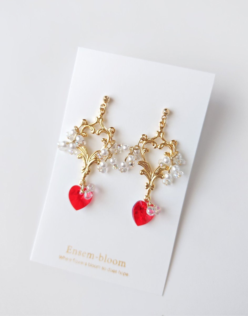 『ハートの貴婦人』のレッド🤍
デザフェスに1点だけお持ちします🐇✨

#デザフェス62