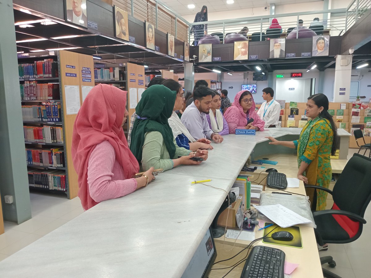 LibraryULAB's tweet image. We conducted Library Orientation for the students of BUS 1101: Introduction to Business on 11 November 2025.