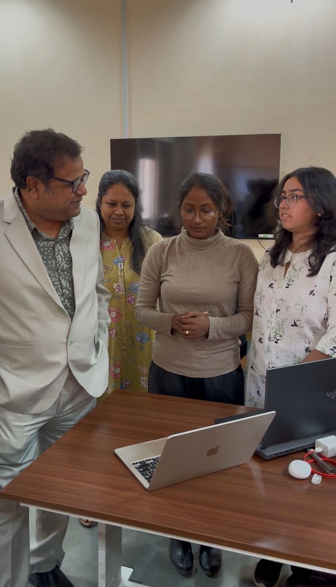 nift_bhopal1's tweet image. The AR-VR class of Sem 7, Fashion Communication, #NIFTBhopal hosted an exhibition of projects from a week-long ICT by Dr. K.K. Babu, Asst. Prof., NIFT Hyderabad.
Students explored AR/VR in retail industry. Mr. Akhil Sahai, Director, appreciated their work &amp;amp; vision.
#NIFT #ARVR