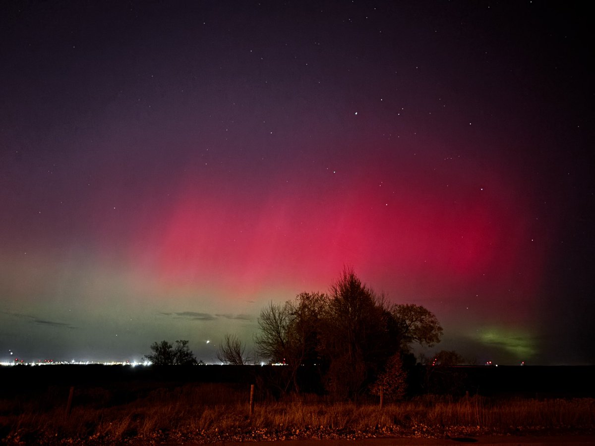 dbehan88's tweet image. Aurora Borealis from Aurora, Colorado
#9news #fox31 #Weather #Colorado #Auroraborealis