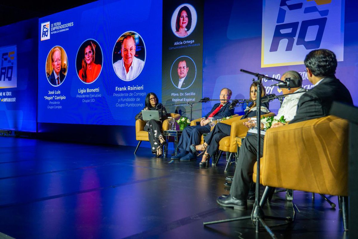 DavidColladoM's tweet image. Iniciamos la conferencia “De emprendedores a emprendedores”, con tres grandes referentes nacionales:
Pepín Corripio, Frank Rainieri y Ligia Bonetti.
Una conversación para aprender, inspirarse y creer en grande.