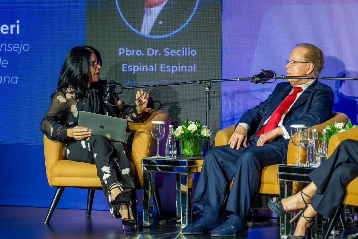 DavidColladoM's tweet image. Iniciamos la conferencia “De emprendedores a emprendedores”, con tres grandes referentes nacionales:
Pepín Corripio, Frank Rainieri y Ligia Bonetti.
Una conversación para aprender, inspirarse y creer en grande.