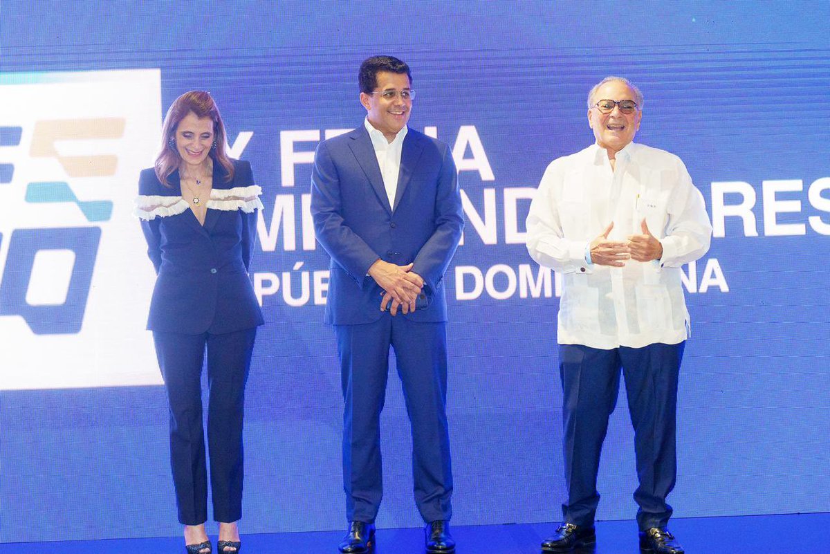 DavidColladoM's tweet image. Dos salones llenos de jóvenes de las universidades @UNPHURD, @intecrd, @unicariberd y @PUCMM vivieron este encuentro que marcó historia.
Porque cuando los emprendedores se unen, el país avanza.