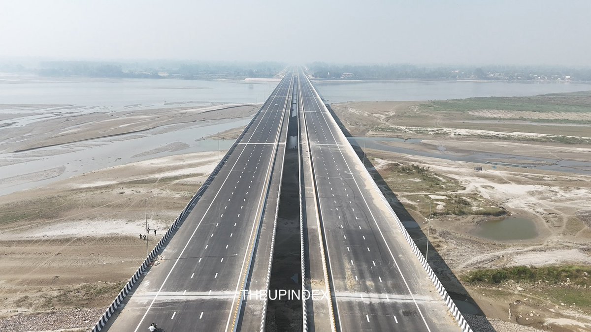 Mighty bridge over Ganga River on Ganga Expressway!

📍Near Garh Mukteshwar connecting Bulandshahr and Amroha

From here till Bilgram in Unnao, expressway’s main carriageway is ready except for toll booth work at two locations &amp; lane marking at few locations in Sambhal.