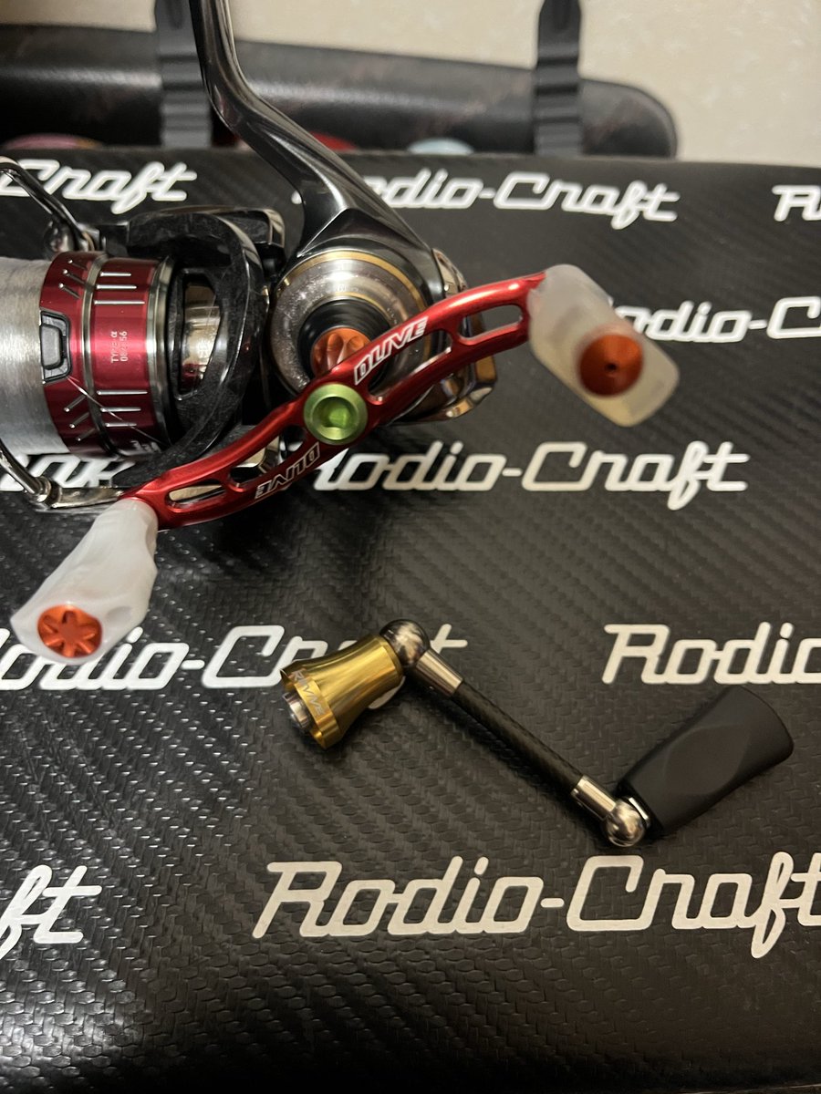 h_a_mh's tweet image. リールのハンドル変えてみた😸
早く釣り行きたい🎣
＃管釣り
#DLIVE
＃シモキンハンドル
＃ロデオクラフト