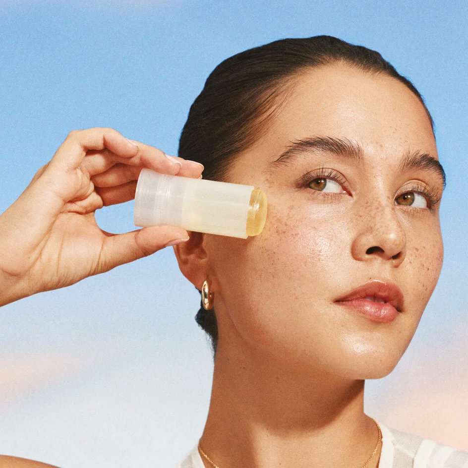UsaTodayUpdate's tweet photo. Discover the sunscreen that protects and nourishes your skin.☀️
✨ Glow like never before! Introducing the RadiantSkin Serum — your secret to fresh, confident, camera-ready skin every day! 💫
Protect &amp; nourish your skin.
Sun Glow ✨: https://t.co/XPOaDnlfO6
#Skincare #GlowUp https://t.co/j9bncchd2i
