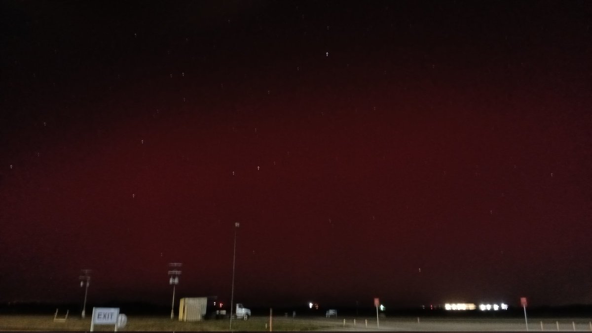 ParanormalBiker's tweet photo. The Aurora seen from hwy 277.
@NWSSanAngelo https://t.co/vrAhtb1uFD