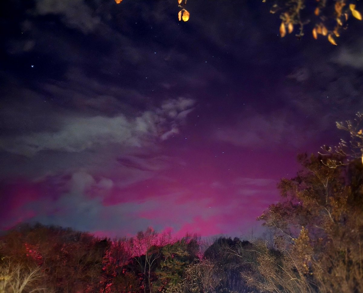 FletcherGirl3's tweet photo. @ericfisher @TimBuckleyWX Near Winston-Salem, NC tonight! https://t.co/jsLtbFA8XU