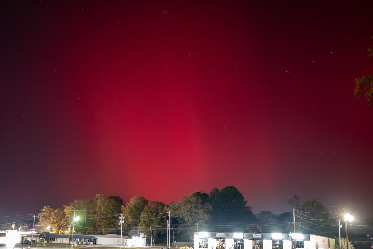 orywig's tweet photo. View of aurora from Rogersville, AL.

@spann #tnvalleyweather @NWSHuntsville #Aurora https://t.co/SLT6sPKVYQ