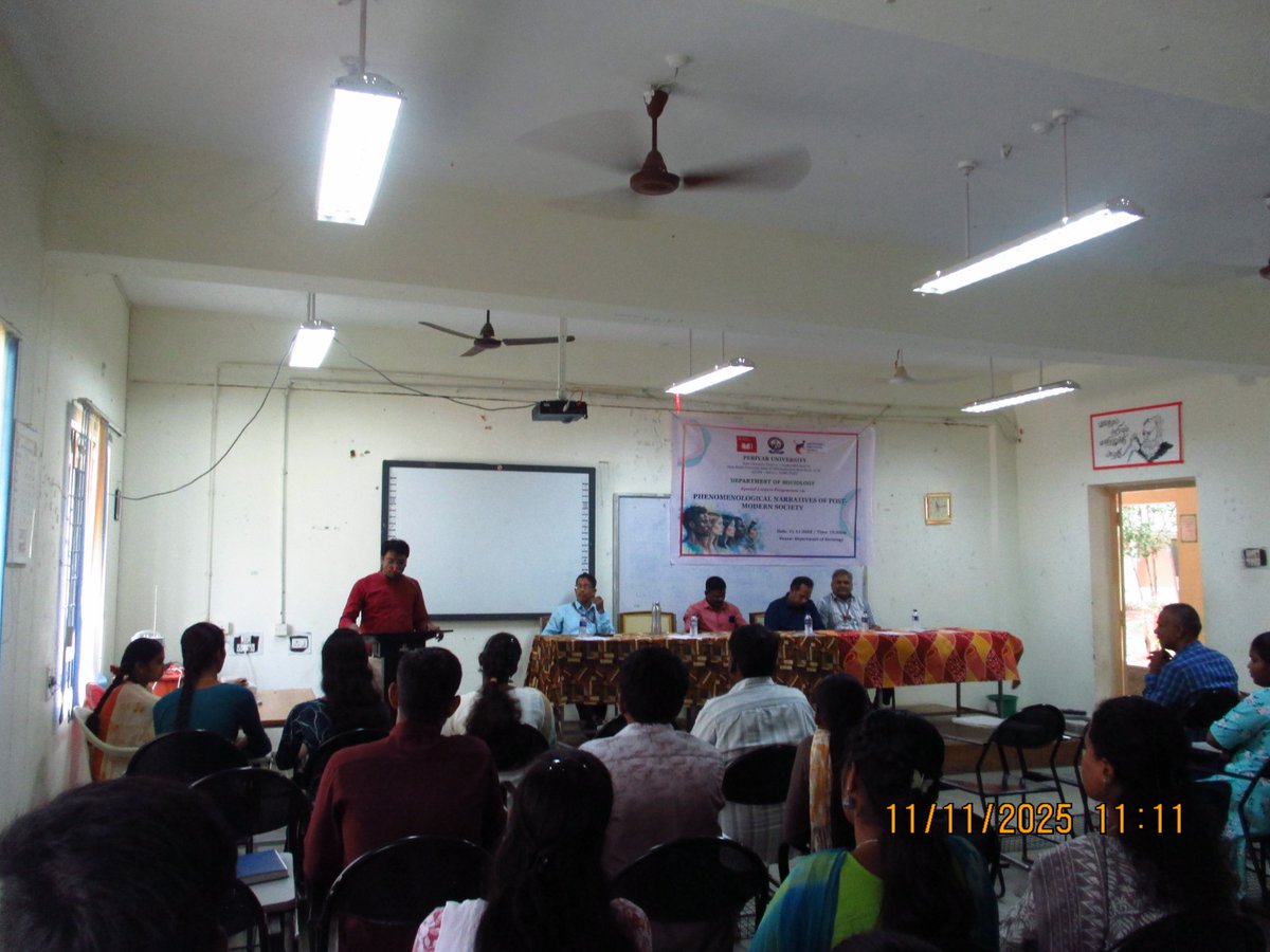 PeriyarVarsity's tweet image. 🌍 Special Lecture on Postmodern Society 📖
The Department of Sociology, Periyar University, organized a lecture on “Phenomenological Narratives of Post-Modern Society” by Dr. R. Kumaran, Gandhigram Rural Institute. 🌟
#PeriyarUniversity #Sociology #SpecialLecture