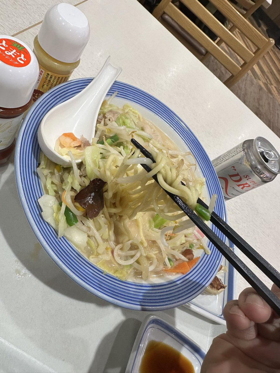 vifsWaSddrCitsk's tweet image. リンガーハットと野菜たっぷりちゃんぽんで不足しがちな野菜補給