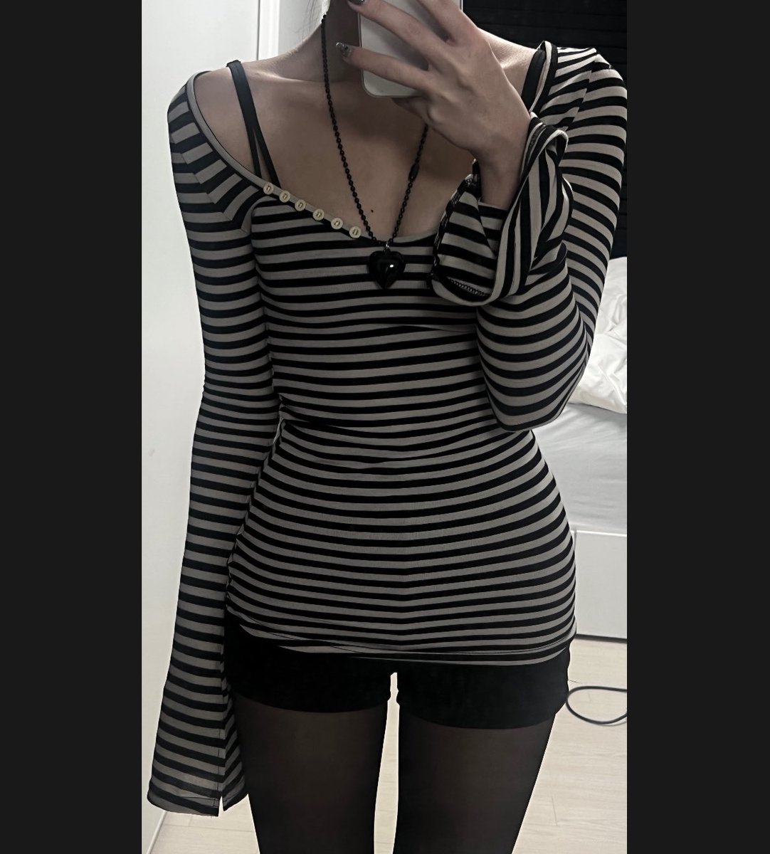 이 티셔츠 입은 날 어디서 삿냐는
#섹트 #맘눌뎀