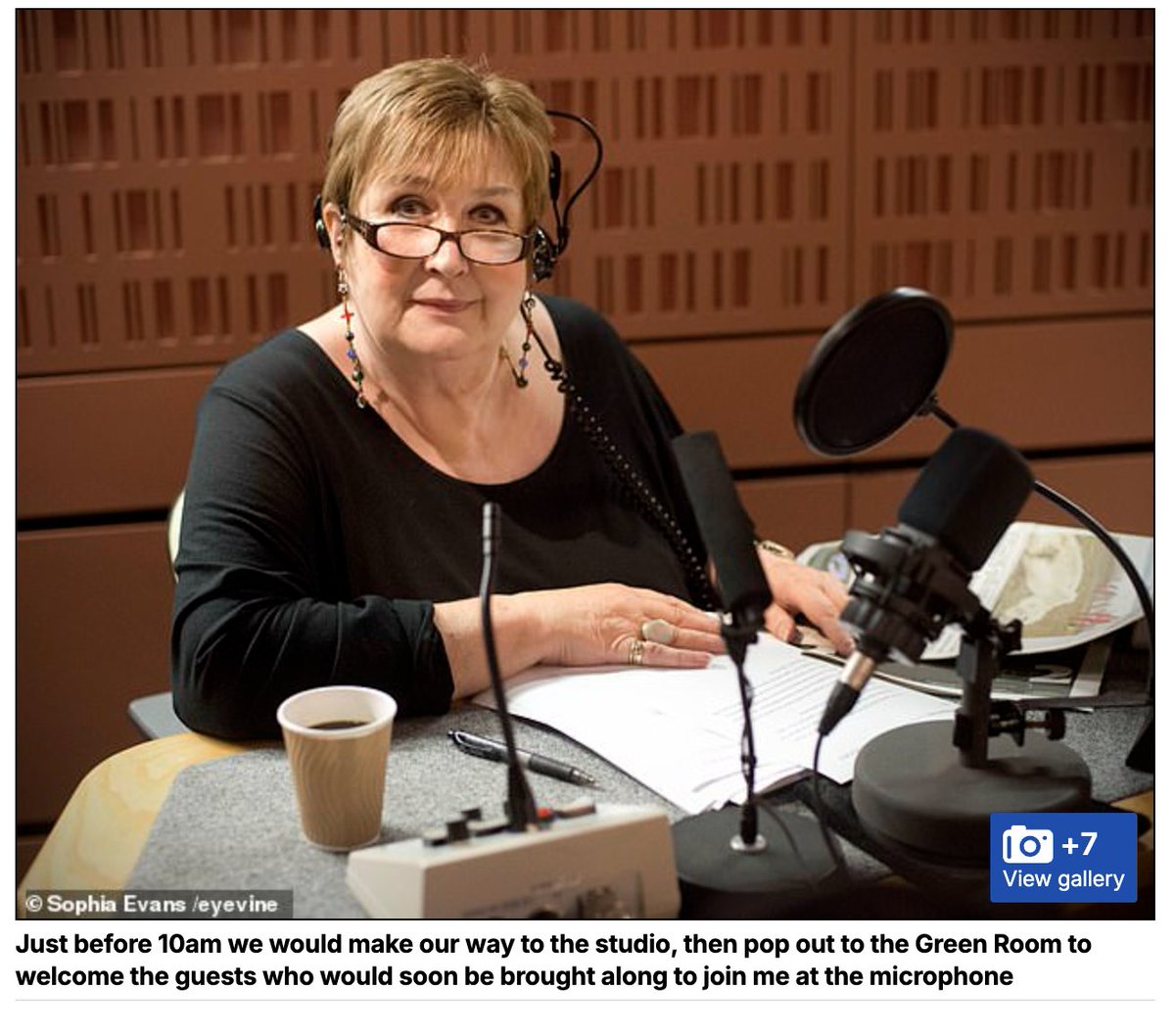 Dame Jenni Murray: "Ich verließ „Woman's Hour“ nach 33 Jahren aufgrund der Transgender-Thematik. Ich lehnte das Wort „cis“ ab, forderte geschlechtergetrennte Räume und erhielt daraufhin Gewaltdrohungen. Die Reaktion der BBC war: „Sprecht nie wieder über dieses Thema.“"

Beim