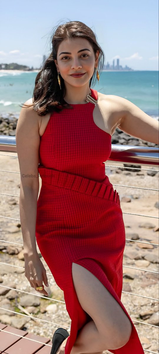 ItzSkTweet's tweet image. #KajalAggarwal 
#kajalagarwalhot #KajalAggarwalnavel