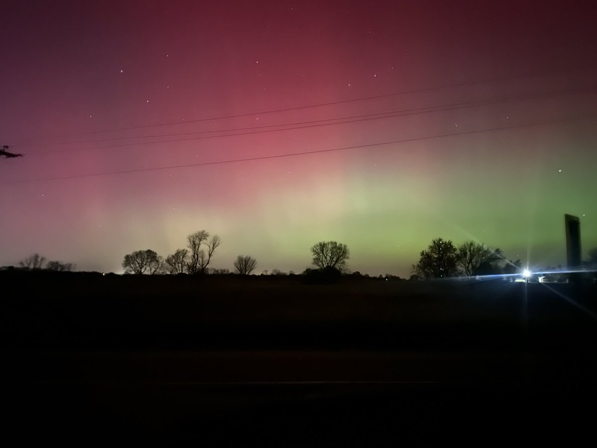 OKC_Tiger's tweet photo. Northern lights tonight from Grain Valley. Beautiful and amazing!! https://t.co/cAz3h1zF0t