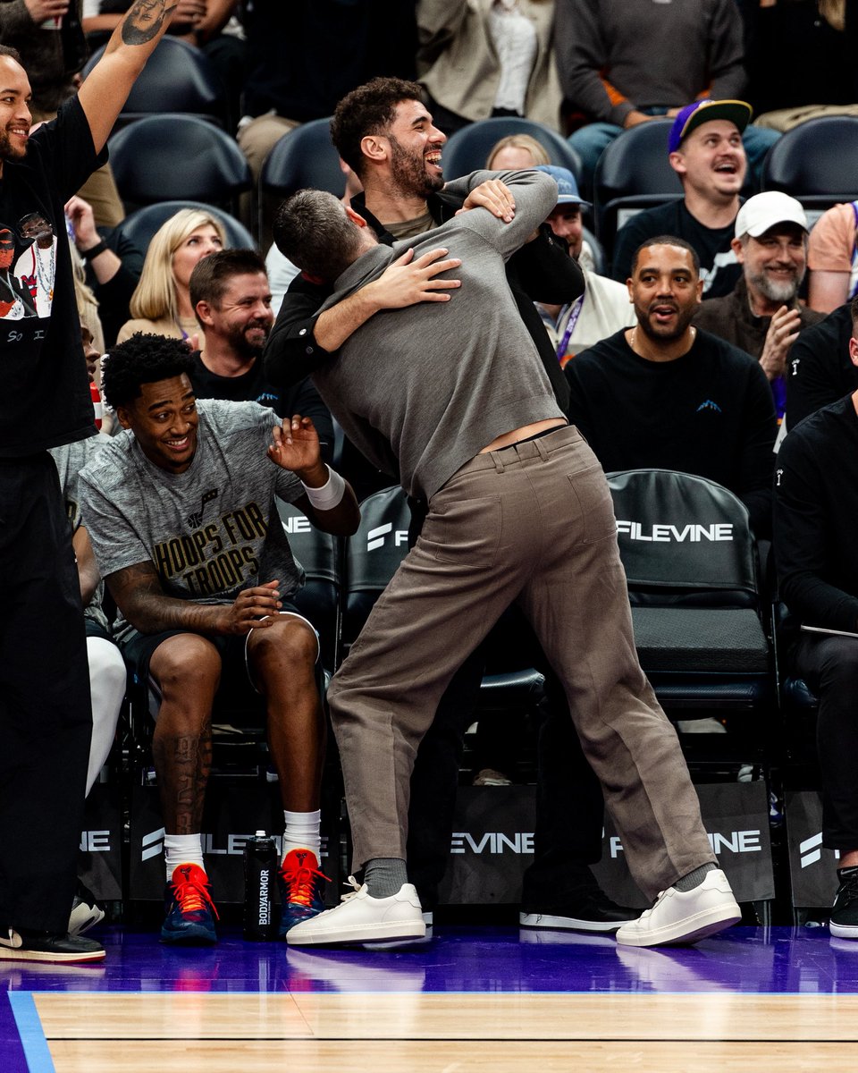 utahjazz's tweet image. you can say the vibes are ✨excellent✨

#TakeNote