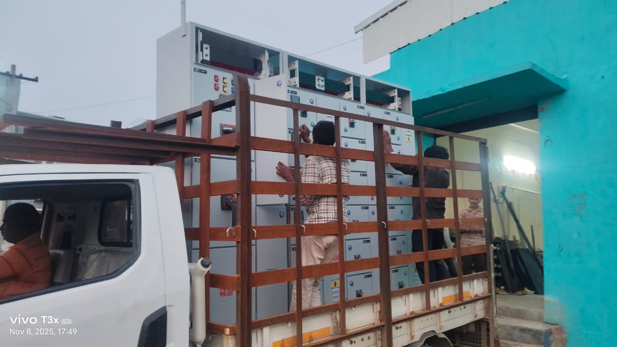 LPC_Automation's tweet image. ✨Proud to dispatch another MCC Panel 🚛
Engineered for reliability, safety &amp;amp; performance — powering industries with precision ⚙️
#MCCPanel #Despatch #ElectricalPanels #IndustrialAutomation #ControlPanels #LinearPowerControl #EngineeringExcellence