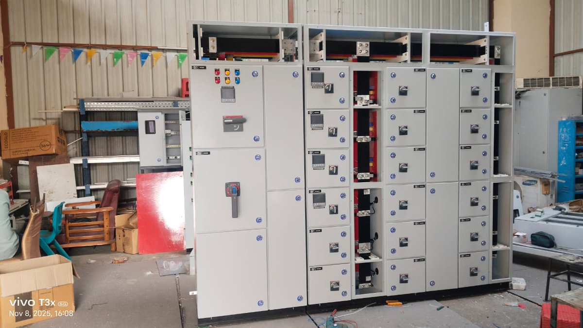 LPC_Automation's tweet image. ✨Proud to dispatch another MCC Panel 🚛
Engineered for reliability, safety &amp;amp; performance — powering industries with precision ⚙️
#MCCPanel #Despatch #ElectricalPanels #IndustrialAutomation #ControlPanels #LinearPowerControl #EngineeringExcellence