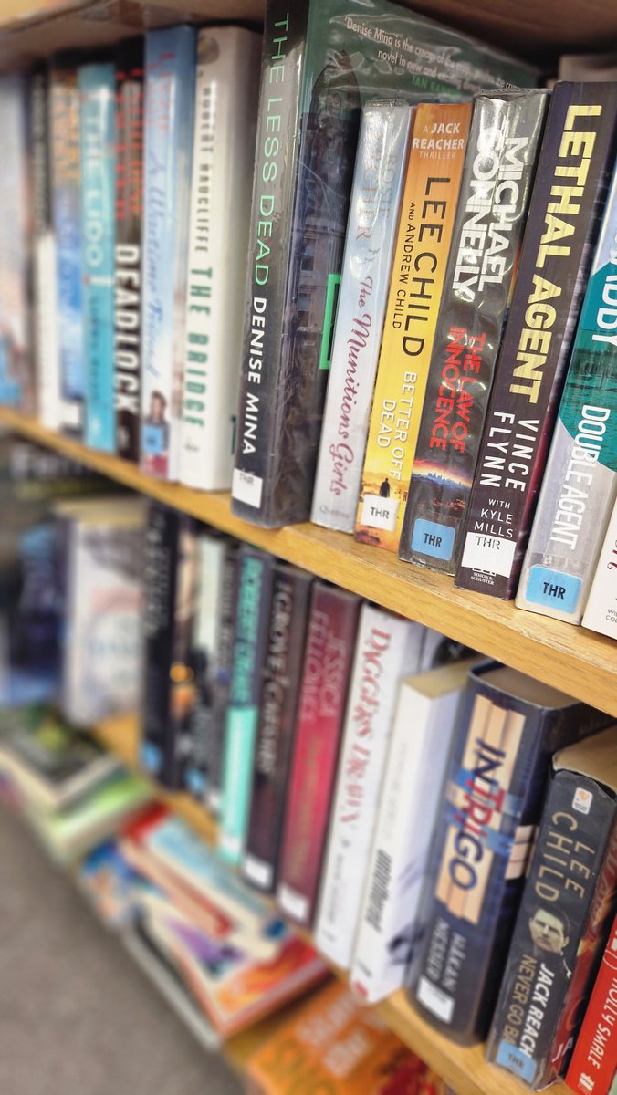 lincslibraries's tweet image. Grab yourself a bargain and help us make way for new books on our shelves! 

#GainsboroughLibrary&apos;s Book Sale is on now until 22nd November​ and you can pick up a bargain at #SleafordLibrary from Saturday 15th November until Saturday 29th November.