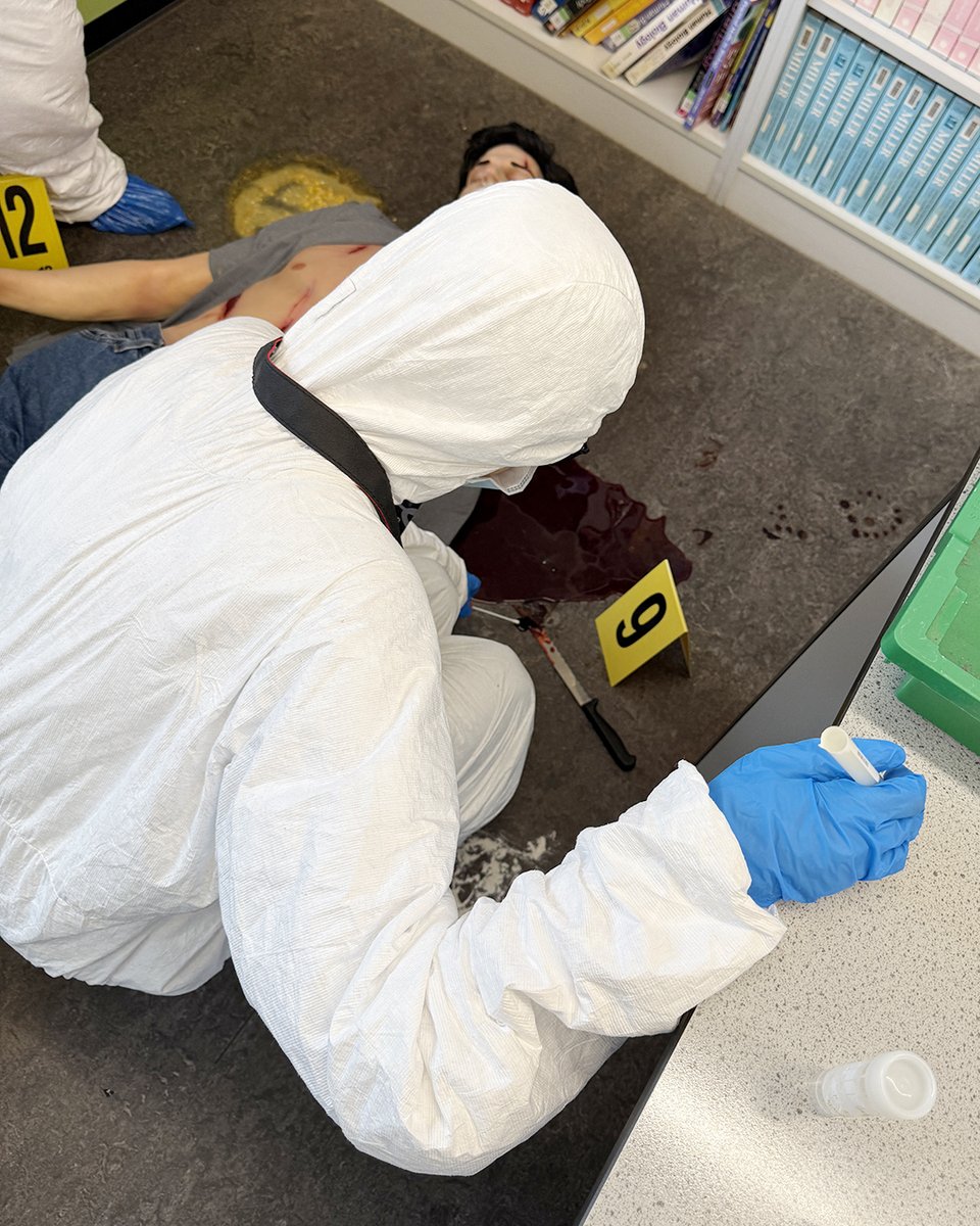 halesowencoll's tweet image. Our Level 3 Forensic and Criminal Investigation students put their skills to the test during a simulated crime scene investigation. It was a fantastic hands-on experience that really brought their learning to life.

#Forensics #ForensicScience #CriminalInvestigation