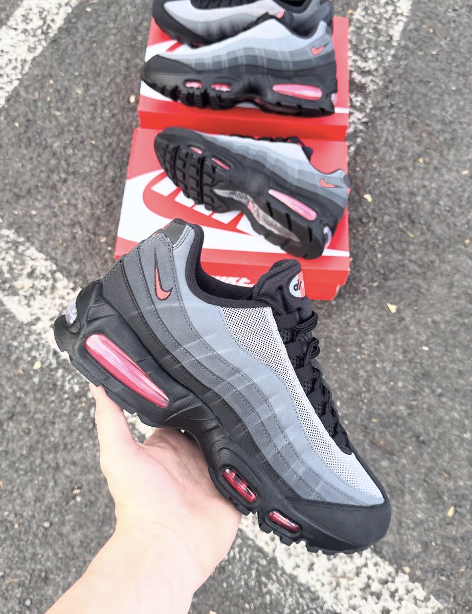 🚨ON SALE 31% OFF | NIKE AIR MAX 95 “DRACULA”

📲 NOW £120.00 (RRP £175.00) - UK 6-13

LINK=> tidd.ly/487RvMt