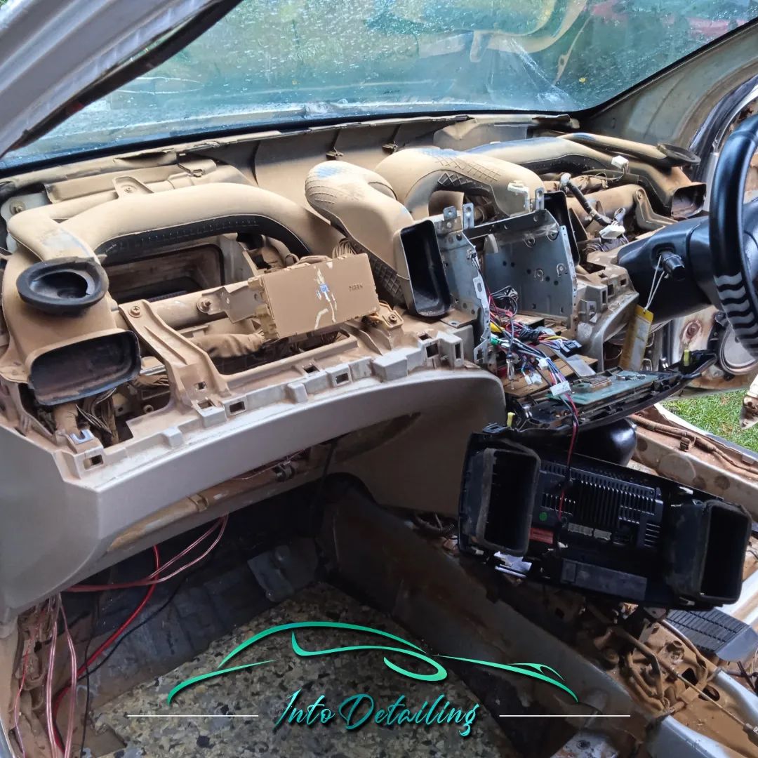 IntoDetailing_'s tweet image. 1/3
That “new car smell” might fade, but the new car feel doesn’t have to. Toyota Premio 240 came in for a full interior detail, we took it back to premium status. Every surface deep-cleaned. 📲0725663274 / 0115845392.#Detailing  @alexmwanzo @Kevoh_254