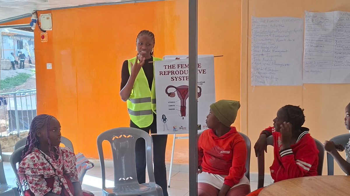 adhiambo001's tweet image. Yesterday @PaaMoja, we held a powerful session with teens (9–17) on puberty, emotions &amp;amp; self-awareness framed through mentral health🌸.
I captured moments of courage, curiosity and connection. These photos reflect more than a session they reflect a movement. # #PubertyTalks