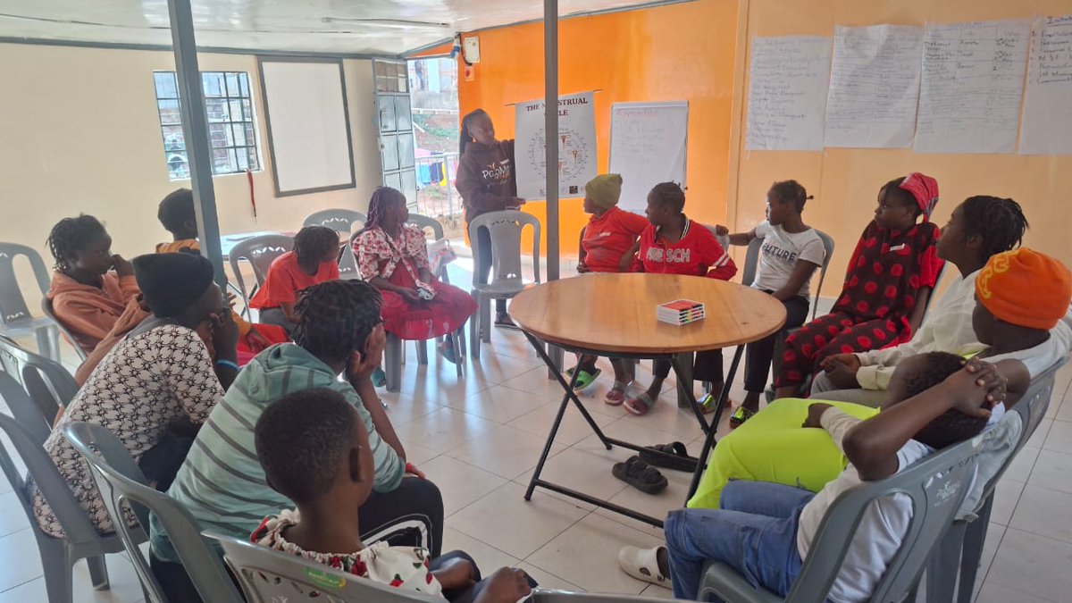 adhiambo001's tweet image. Yesterday @PaaMoja, we held a powerful session with teens (9–17) on puberty, emotions &amp;amp; self-awareness framed through mentral health🌸.
I captured moments of courage, curiosity and connection. These photos reflect more than a session they reflect a movement. # #PubertyTalks