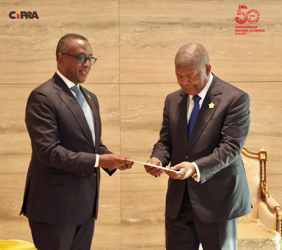 RwandaOGS's tweet image. On Tuesday 11 November in Luanda, Minister of Interior @Vbiruta was received by President João Lourenço of Angola in a courtesy call during which he delivered a congratulatory message from President Paul Kagame on the occasion of the 50th anniversary of the Independence of…