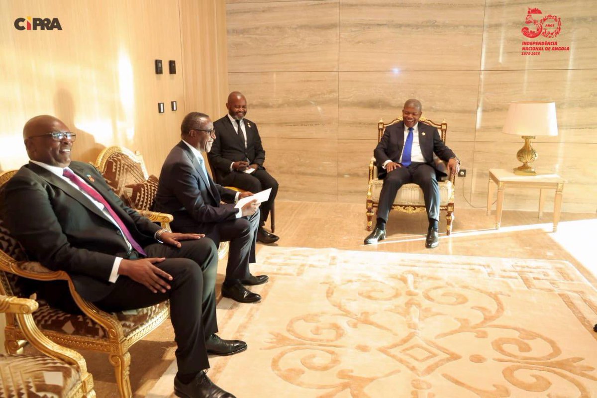 RwandaOGS's tweet image. On Tuesday 11 November in Luanda, Minister of Interior @Vbiruta was received by President João Lourenço of Angola in a courtesy call during which he delivered a congratulatory message from President Paul Kagame on the occasion of the 50th anniversary of the Independence of…