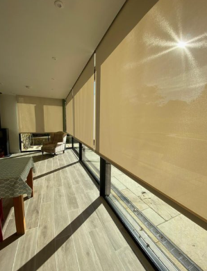 PersivenIberica's tweet image. Diseño que se adapta a ti
En cada detalle, tecnología y estética se combinan para ofrecer soluciones de control solar únicas.
Persivén Ibérica · Mecanismos de accionamiento profesionales.
#Arquitectura #PersivenIberica #ControlSolar #InteriorismoProfesional