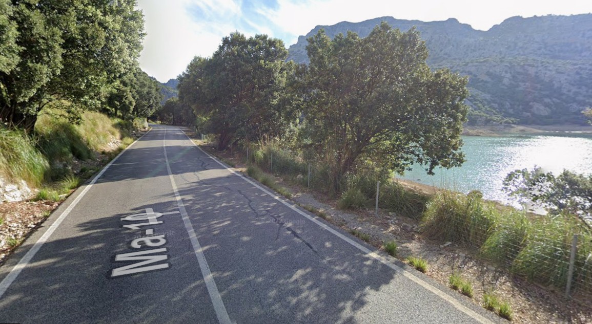 ATENCIÓ‼️🚧Aquest dijous 13 i el divendres 14 es tanquen tres trams de la carretera de la Serra que passa per Escorca (Ma-10)

❌No es podrà circular des de la Font d'es Noguer fins el Gorg Blau de les 7.00h a les 17.00h per obres de reforç de l'asfalt 👷‍♂️🛣️