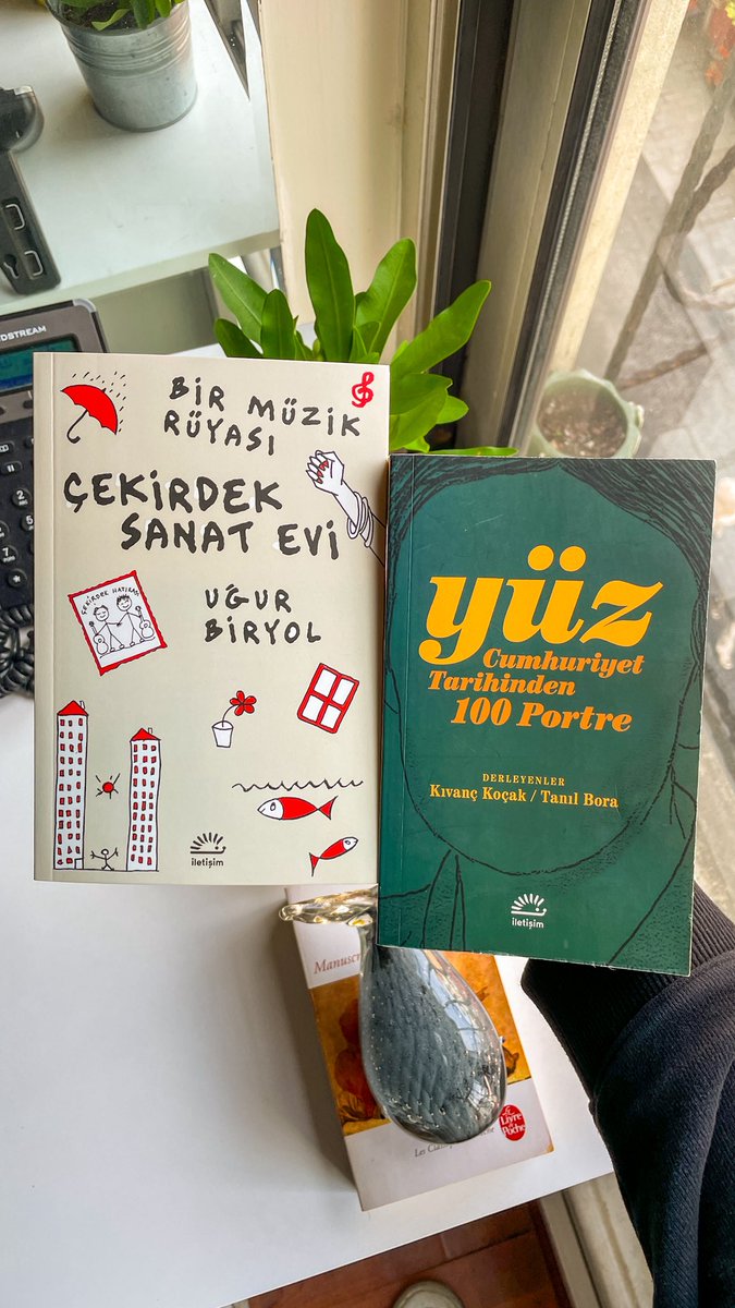 ofise çift forvet paket geldi. <a href="/iletisimyayin/">İletişim Yayınları</a>