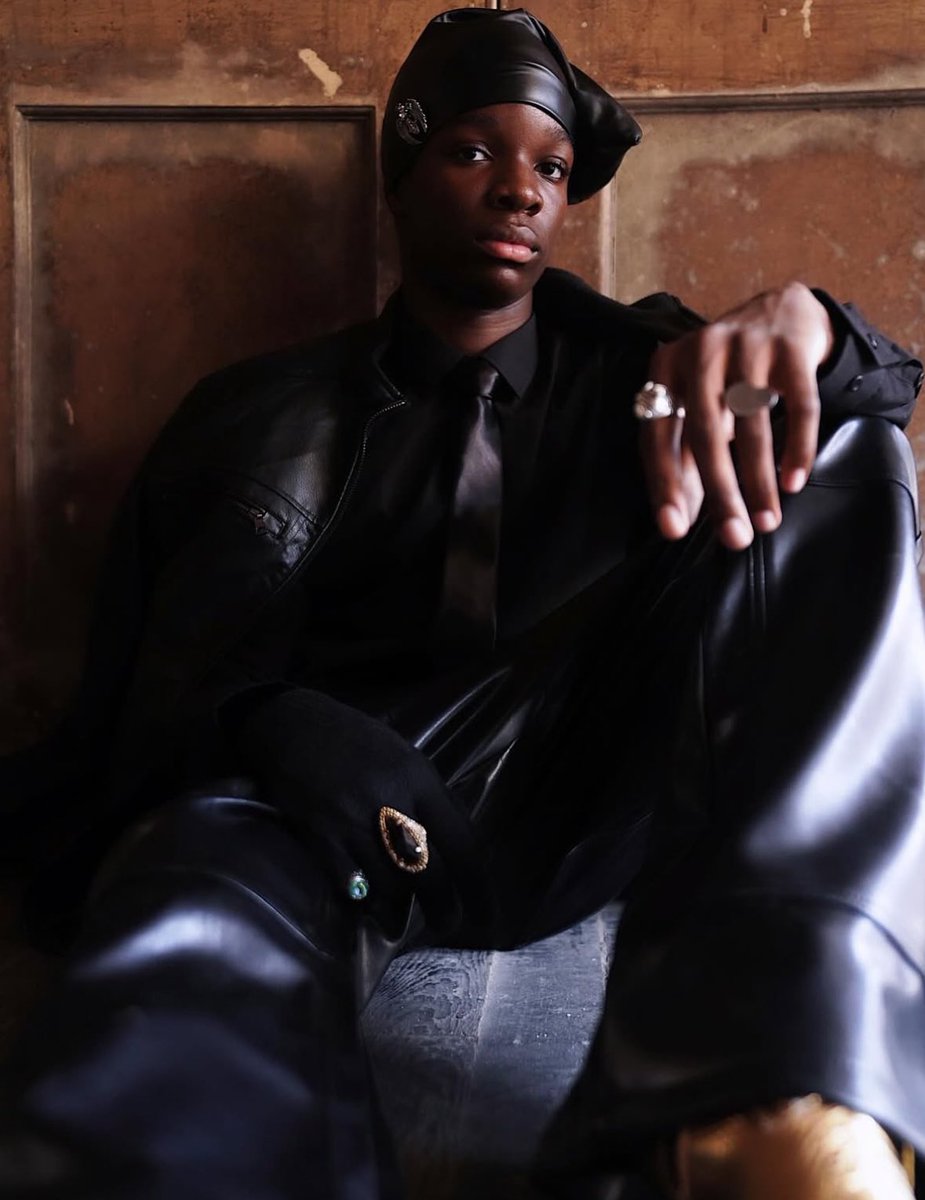 ‘’I’m living y’all favorite rappers dream.’’

                           ——Champz