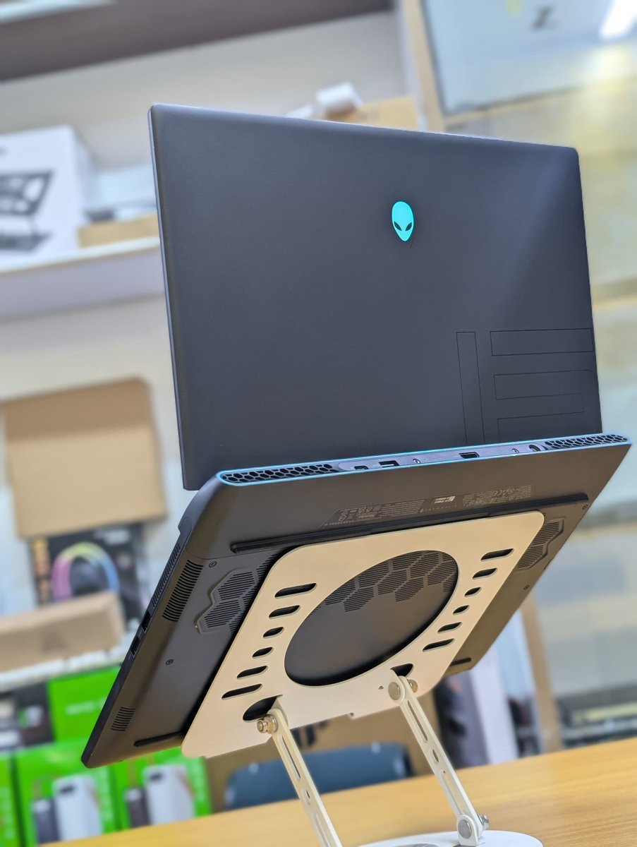 Retrouvez chez moi : 

👉🏽Ordinateurs Portables Gaming (GTX 1060 aux RTX 5090. 
👉🏽Ordinateurs Portables Pro 
👉🏽Ordinateur Portable pour bureautique 

Yaoundé &amp; Douala 📍