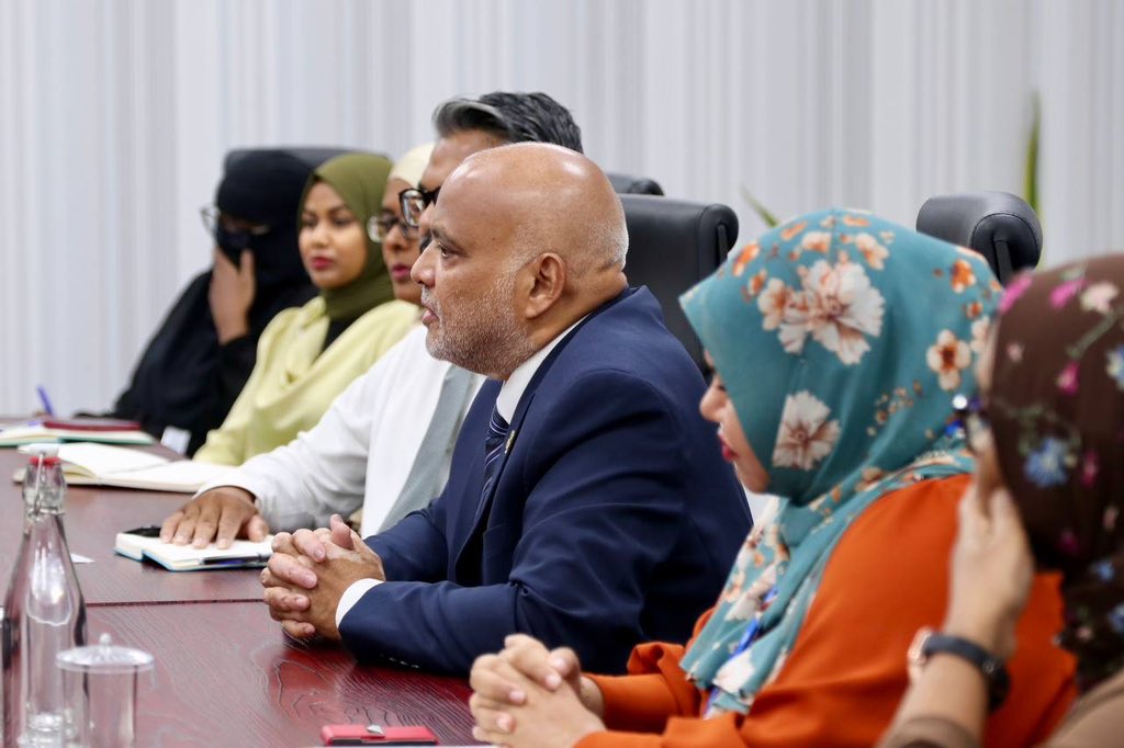 H.E. David Pine, High Commissioner of New Zealand to the Maldives, paid a courtesy call on the Minister of Higher Education, Labour and Skills Development, Dr Ali Haidar Ahmed. 

The discussions centred on the internationalisation of education, the mutual recognition of New