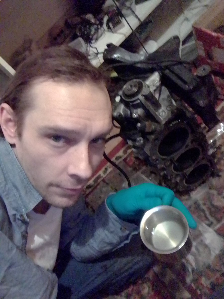 modredcastleton's tweet image. Just a shoutout to the 2 scrap vehicles I restored from scratch by hand over many years from (they were essentially scrap) on a budget of near $0. 

Covid helped. Got a job in a garage after as a result...

But I sold both recently to help pay for the development of #Hibernaculum