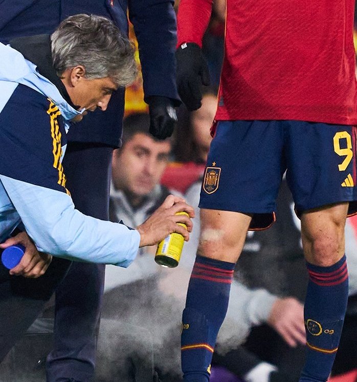 De la Fuente: “Quiero que el Barcelona respete mis decisiones"

Sus decisiones:

• Convocar a Pedri a unos JJOO después de haber jugado la Eurocopa.

• Obligar a seguir jugando a Gavi con la rodilla destrozada.

• Pinchar a Lamine para camuflar el dolor y mentir sobre ello.