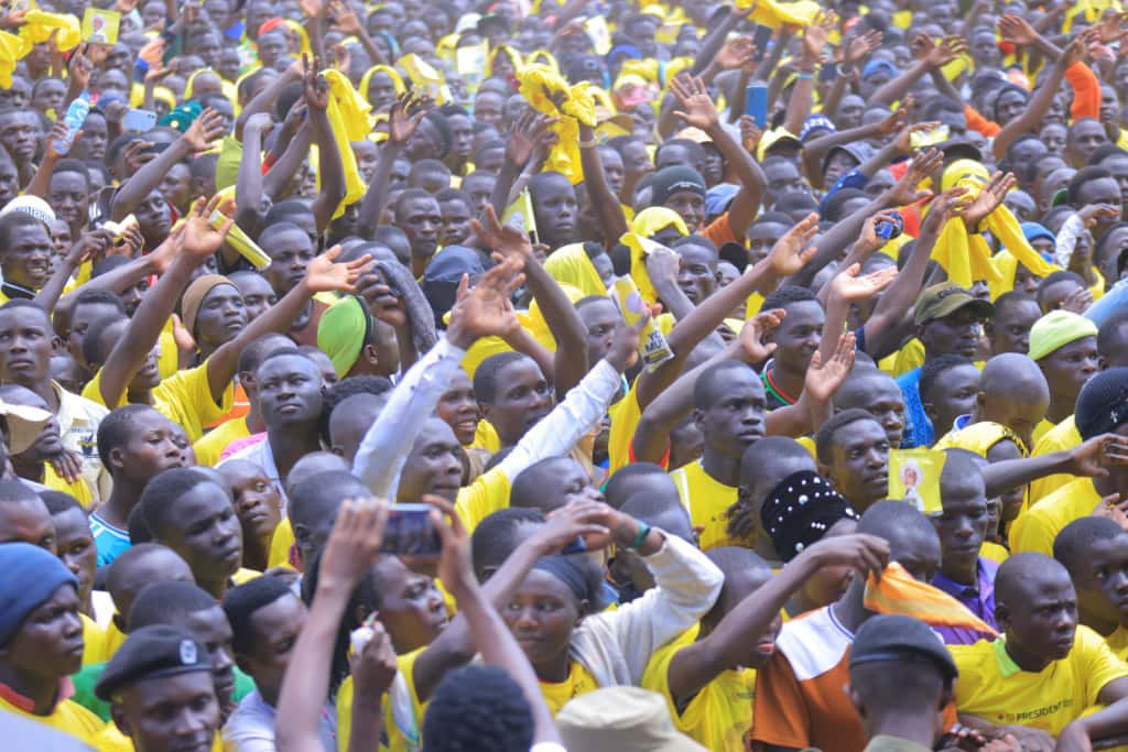 cbsfm_ug's tweet image. Banna @NRMOnline bajjuzza dda ekisaawe kya Kameke Primary school mu district y&apos;e Pallisa webalindidde Ssentebe w&apos;ekibiina kyabwe era abakwatidde bendera ku bwa President, Gen @KagutaMuseveni okubasaba akalulu.
#CBSFmUpdates #UgandaDecides2026