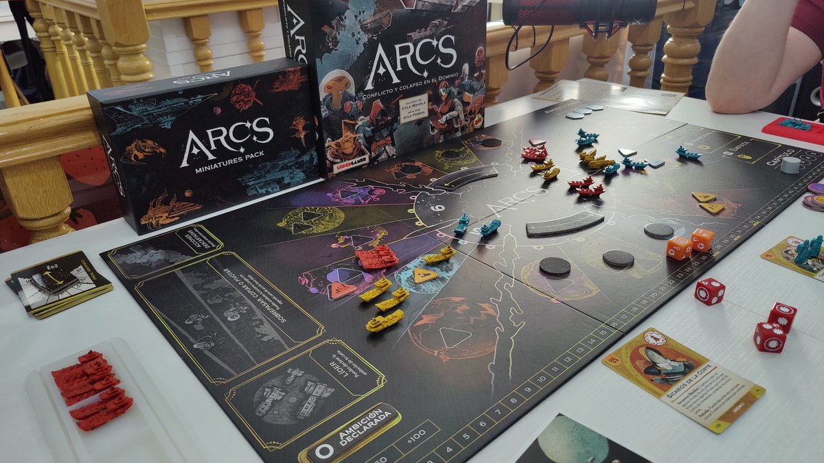 Probado a 3. No se pa que me meto si se q no y no es mi estilo, pero al tener mecanica de bazas tenia q probarlo. Lo d las bazas ya lo vamos viendo... NO son bazas. Las minis una mierda xq se caen y parece q tienen herida. El juego pues engorroso como todos hasta varias partidas