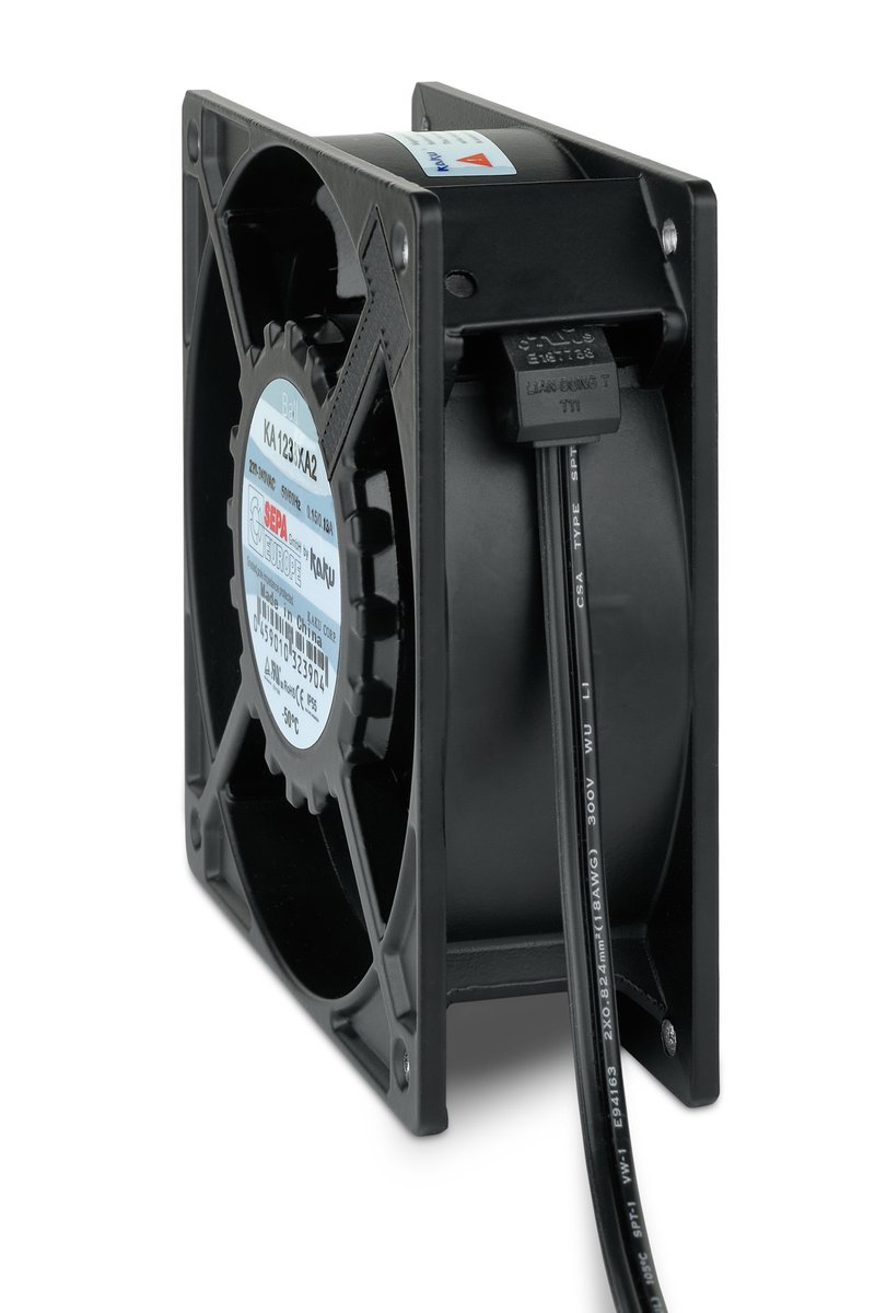 SEPAEUROPE's tweet image. What a difference! The angled cable head (45°) allows the socket to fit close to the fan and thus saves space. Read more: sepa-europe.com/en/2023/05/08/… #electronics #embeddedsystem #cooling #thermalmanagement