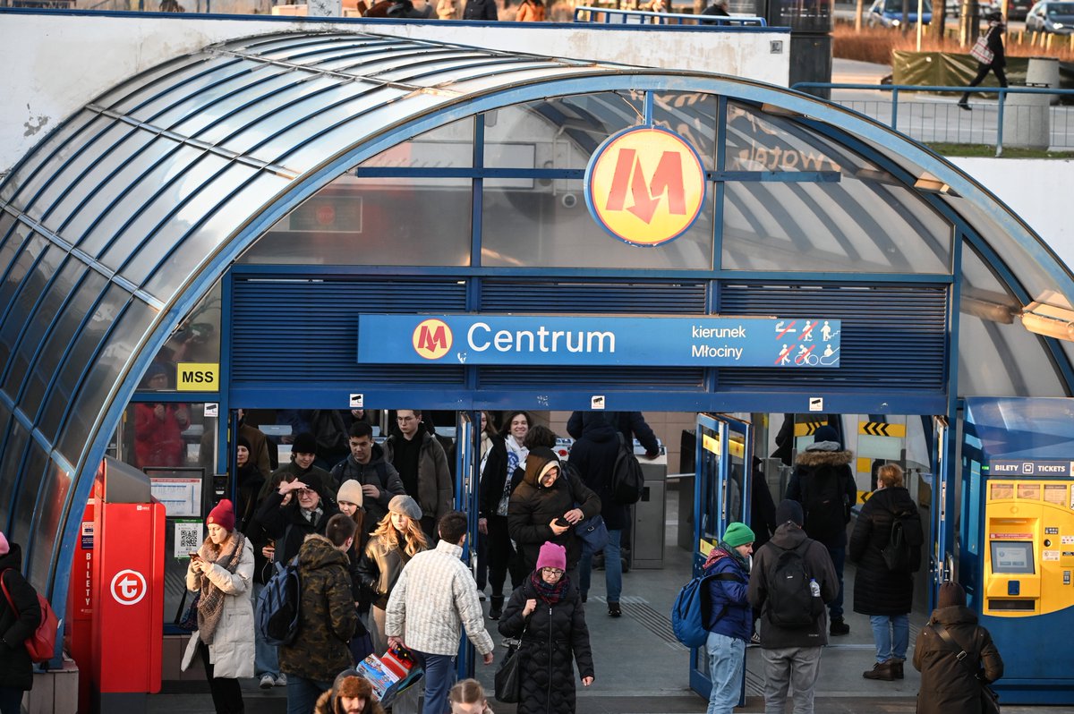 Zamknięta przez <a href="/PKP_PLK_SA/">PLK SA</a>  Warszawa Centralna nie sparaliżowała stolicy w długi weekend. Prawdziwe wyzwania jednak od czwartkowego wieczoru. <a href="/warszawa/">Warszawa</a> dodatkowo bez 10 stacji metra, w tym tych najważniejszych. Czy ktoś to konsultował? Metro milczy 🙃warszawa.naszemiasto.pl/zapowiada-sie-…