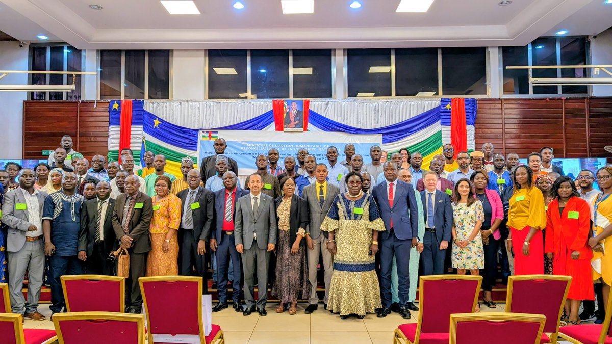 RcaUnct's tweet image. 🇨🇫 À Bangui, l’atelier national sur la mise en œuvre des #SolutionsDurables pour les déplacés et rapatriés est lancé !
Objectif : coordination, renforcement des capacités et relance par la dignité.
✊ Pour une #RCA résiliente et en paix.
#Développement #Paix #UNinRCA