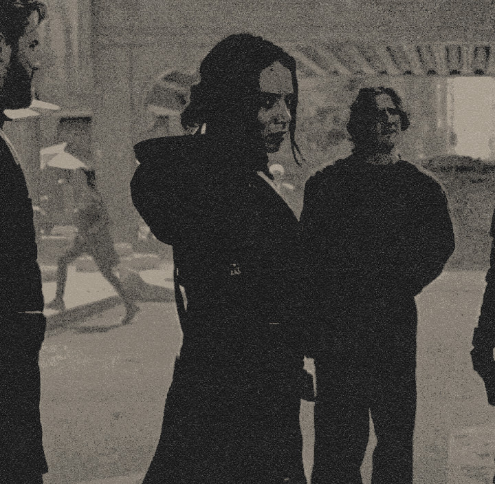 herebumvitae's tweet image. ⠀⠀⠀   " ... quelle conne. "