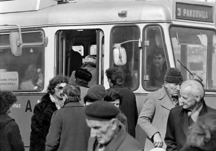 Bila jednom jedna trojka ☹️
Novo groblje - Rakovica 🚋 
Foto : 80 ih godina