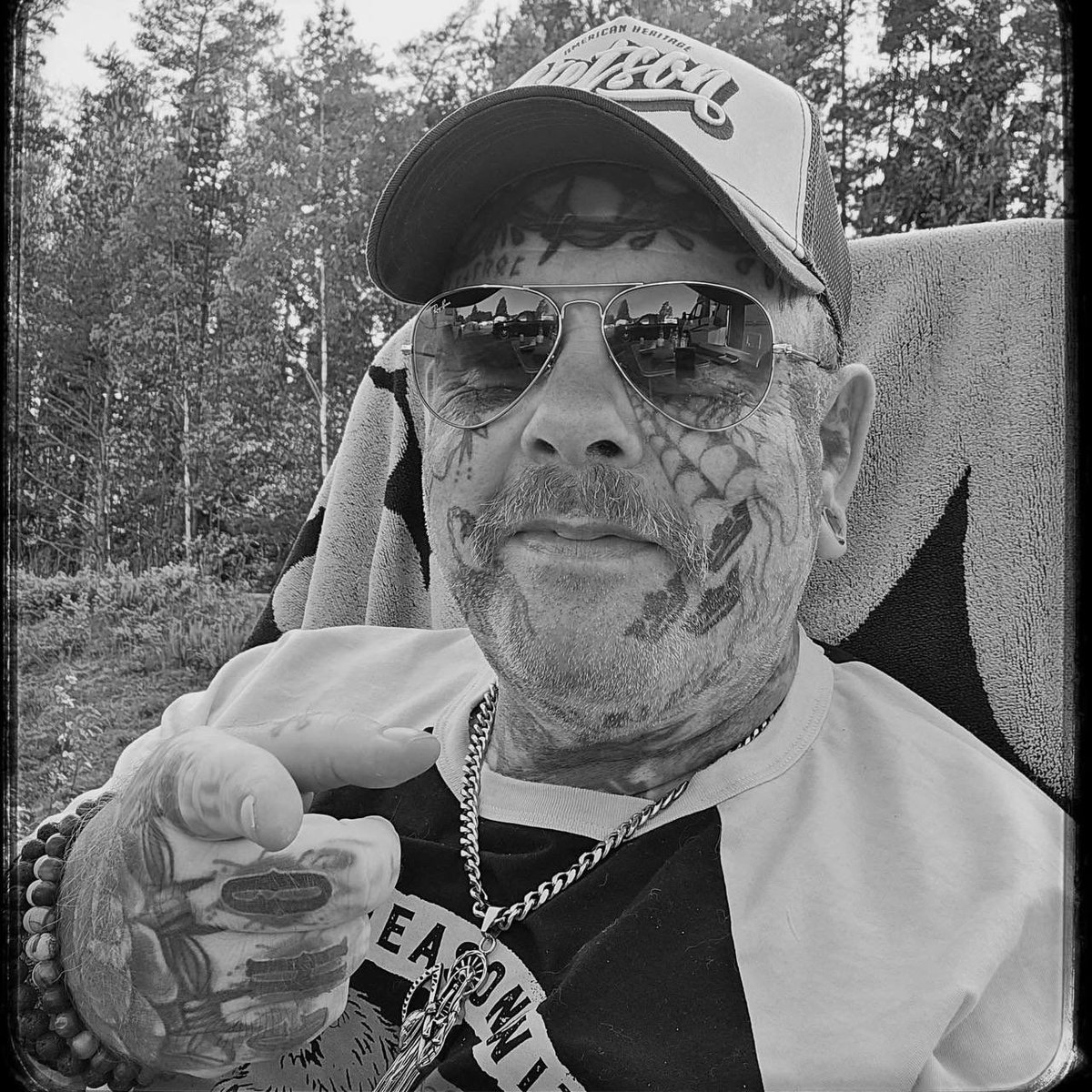 kvlturbanause's tweet photo. Der wohl bekannteste schwedische RAC Musiker Joakim Karlsson (Pittbullfarm, Pluton Svea, Pro Patria uvm.) ist heute Nacht verstorben. 
Ruhe in Frieden, Jocke 🇸🇪 https://t.co/Zap1uOmaMR